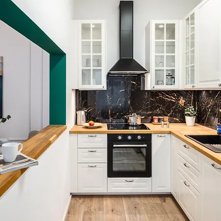 Days - Two Bedroom With Parking And Netflix In Karlin Apartmán Praha