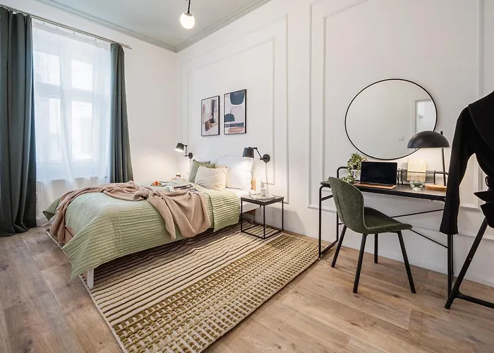 Days - Two Bedroom With Parking And Netflix In Karlin Apartmán Praha